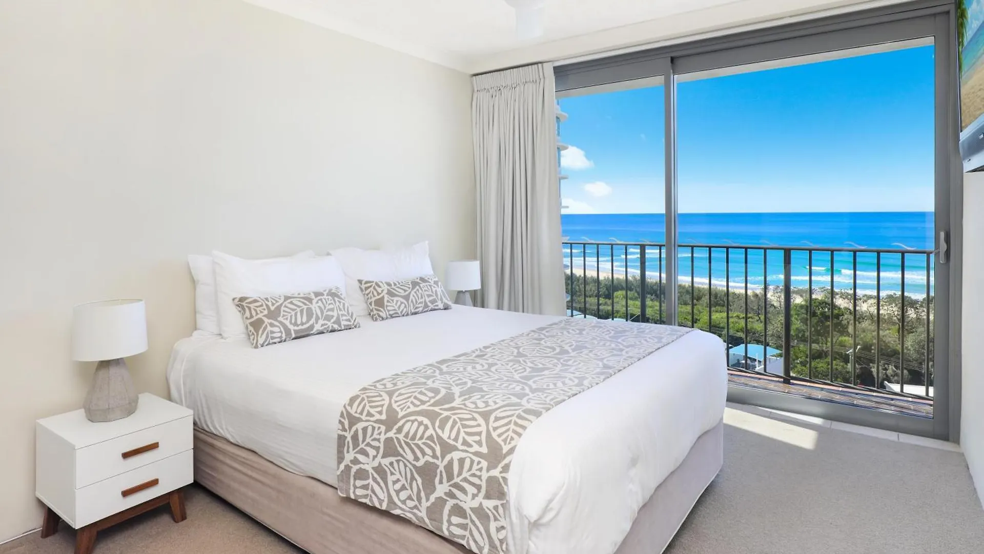 Majorca Isle Beachside Resort Maroochydore