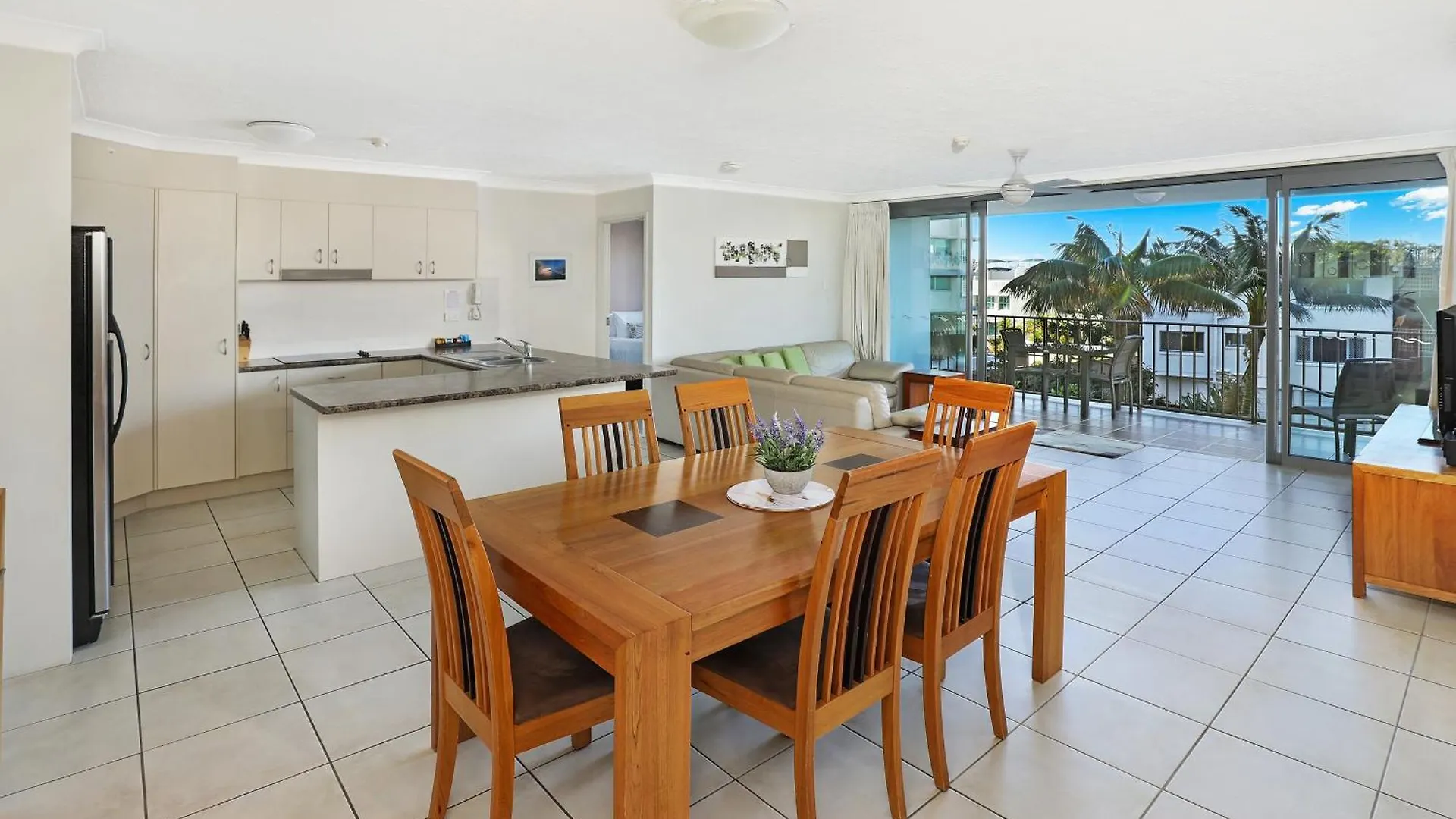 ****  Majorca Isle Beachside Resort Maroochydore Australia