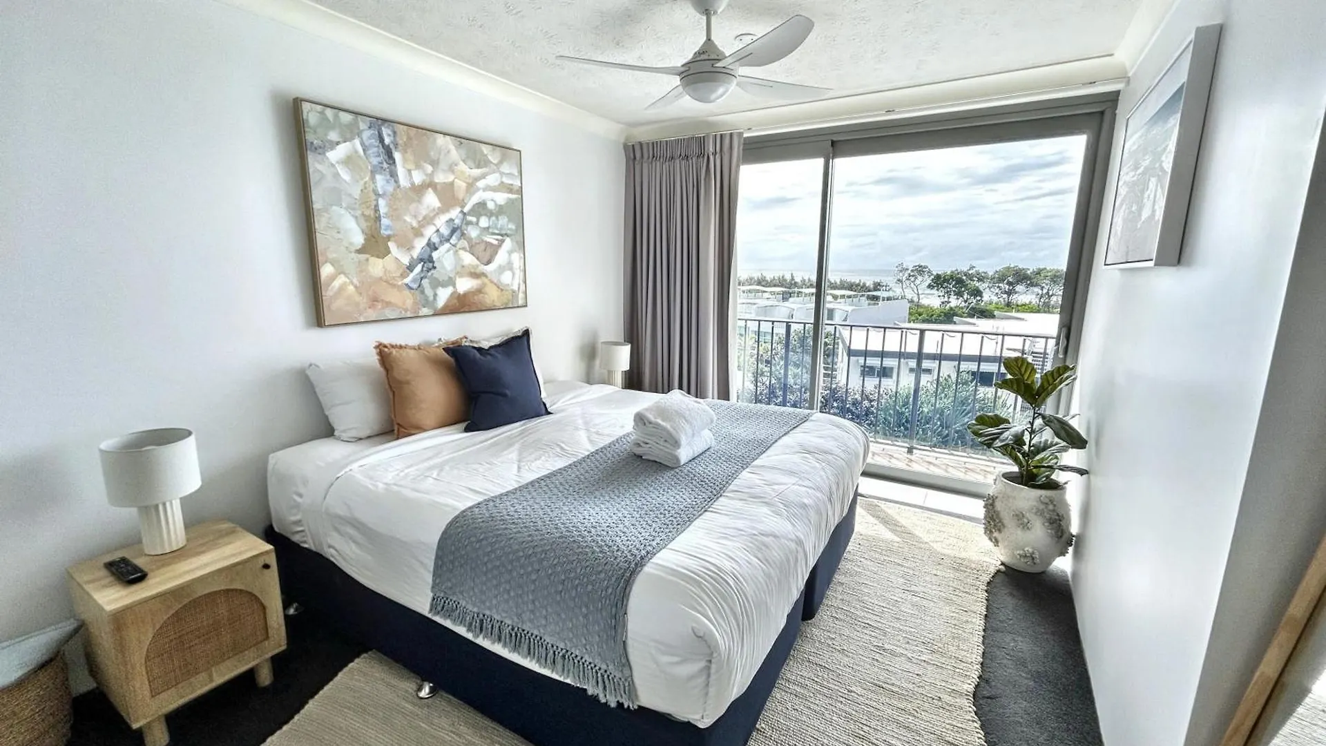 Majorca Isle Beachside Resort Maroochydore