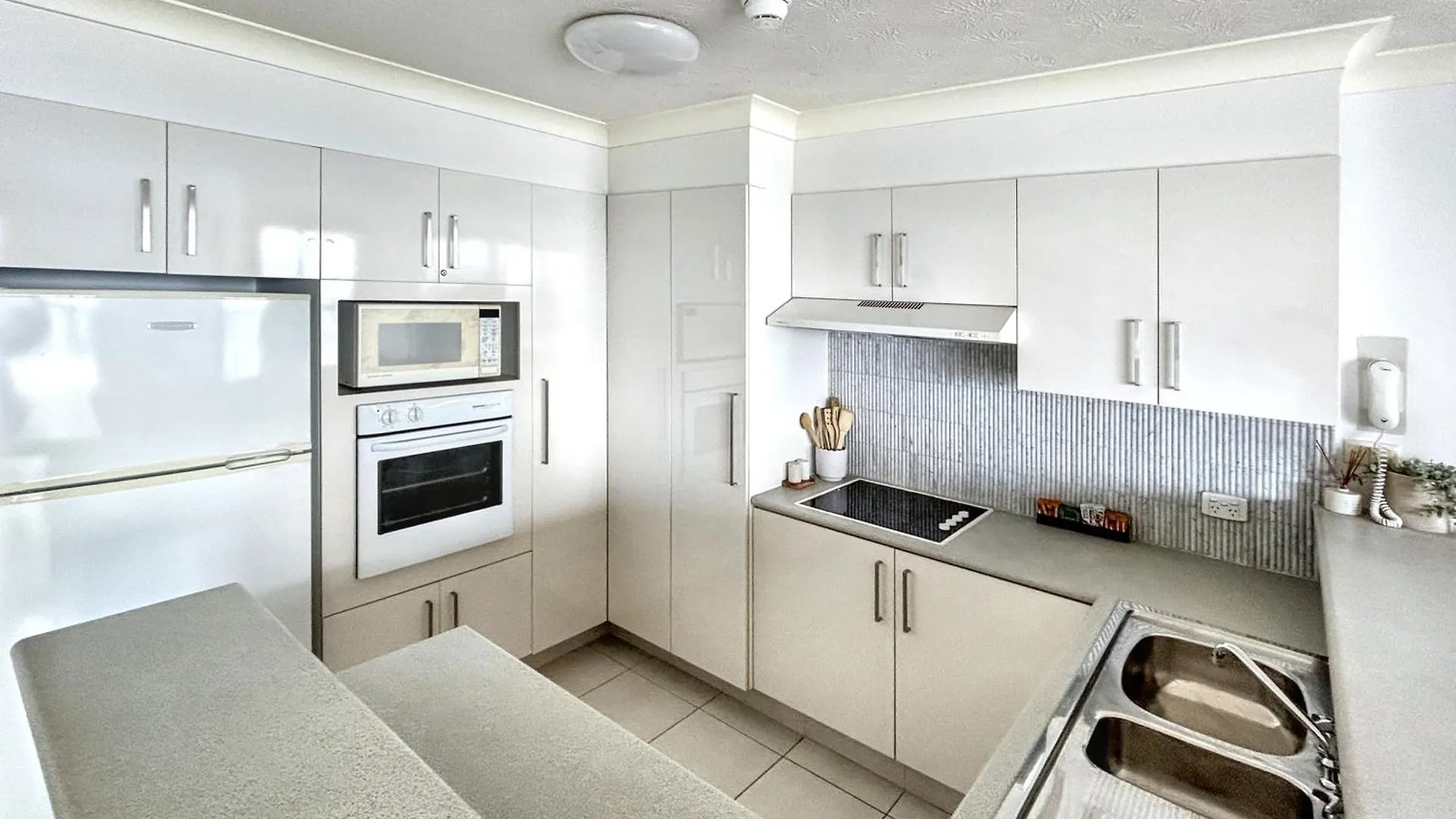 Majorca Isle Beachside Resort Maroochydore